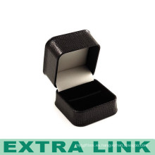 Caja de regalo hecha a mano del anillo de la joyería de encargo hecho a mano de la cartulina de cuero negra